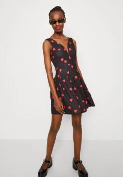 Wal G Valentines Elle Heart Skater - Jerseyjurk - Black/Red -Fashion Verkoop d5c8940100c34fcd92dcdf21311fd6a0