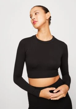 Wal G Roza Back Detail Crop - Longsleeve - Black 11 Wal G Roza Back Detail Crop - Longsleeve - Black -Fashion Verkoop d64c31d54c5444d18be1d40e35b4fca7