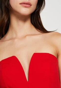 Wal G Christa V Neck Playsuit - Jumpsuit - Red -Fashion Verkoop daca8d3bb7da4baf8eed3ab0a7bb03b1