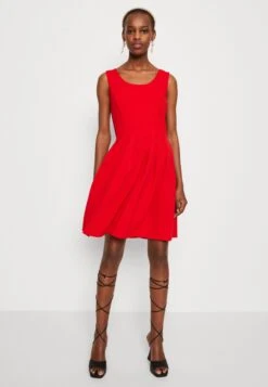 Wal G Valentines Holly Heart Cut Out Skater - Cocktailjurk - Red -Fashion Verkoop dce0abc833464e8b9219b5dd50f2907f