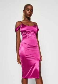 Wal G Colly Off Shoulder Dress - Cocktailjurk - Magenta -Fashion Verkoop dfc7e41d7a924c2097ef3f02ad155147