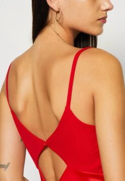 Wal G Moana Cut Out - Galajurk - Red -Fashion Verkoop e0b6a45c6ac84763b80097cd2cbf4b6d