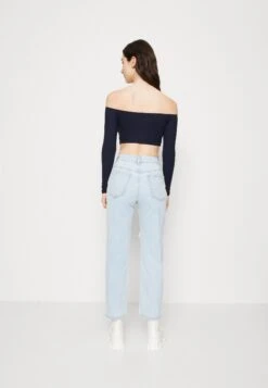 Wal G Hollie Off Shoulder Crop - Longsleeve - Navy 10 Wal G Hollie Off Shoulder Crop - Longsleeve - Navy -Fashion Verkoop ea40babde18944af90469664f7a01896
