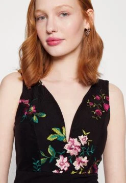 Wal G Embroidered V Neck Rose Midi - Cocktailjurk - Black Floral 11 Wal G Embroidered V Neck Rose Midi - Cocktailjurk - Black Floral -Fashion Verkoop eca3eb6044384bd695f4a624a7362f06