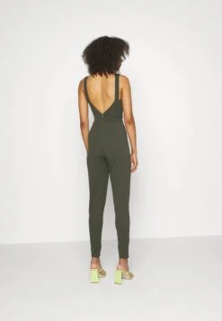 Wal G Jimmy Tie Back - Jumpsuit - Khaki Green -Fashion Verkoop edba8ea8adba4ac6b434829719c14427
