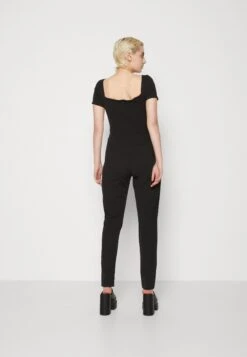 Wal G Sarb Cut Out- Jumpsuit - Black 10 Wal G Sarb Cut Out- Jumpsuit - Black -Fashion Verkoop edc8ca34713f471cb7f1f168f1f512c9