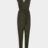 Wal G Wonda V Neck - Jumpsuit - Olive Green -Fashion Verkoop ee6ef14e6c244bc0a7e0738a99838d1b