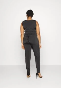 Brady V Neck- Jumpsuit - Black 10 Brady V Neck- Jumpsuit - Black -Fashion Verkoop f2229635a8354db682bdff50ab89fb52