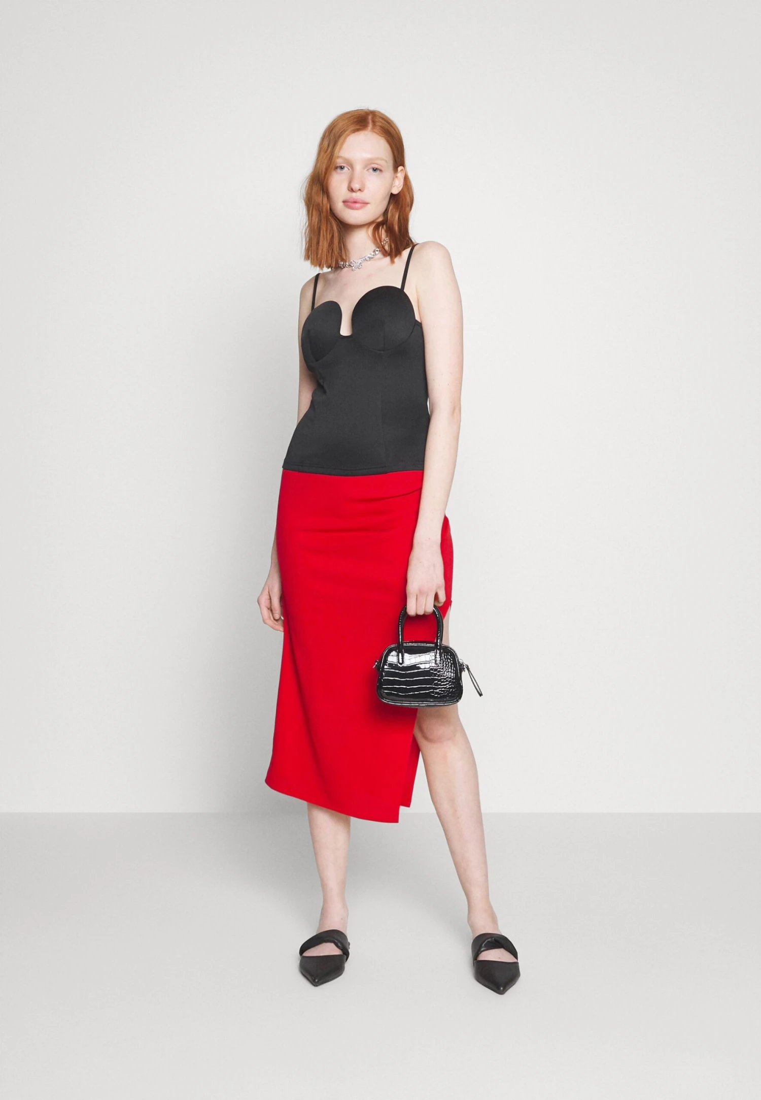 Wal G Reilly Rouched Midi Skirt - Kokerrok - Red 4 Wal G Reilly Rouched Midi Skirt - Kokerrok - Red - Afbeelding 2