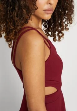 Wal G Milly Strap Skater - Jerseyjurk - Wine -Fashion Verkoop f802a37e53904700afda95368c490576