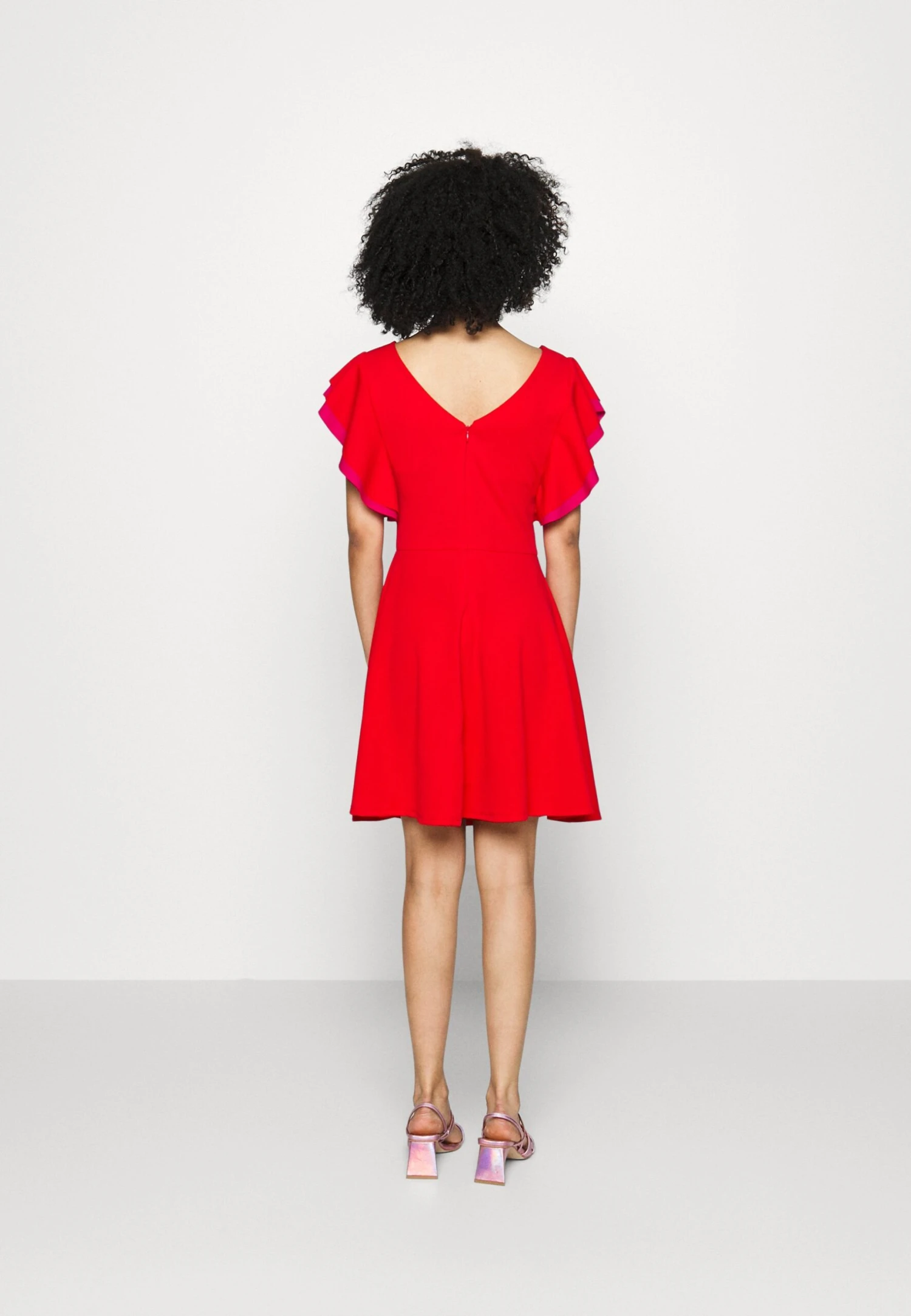 Max Ruffle Skater - Cocktailjurk - Red/Fuchsia 5 Max Ruffle Skater - Cocktailjurk - Red/Fuchsia - Afbeelding 3